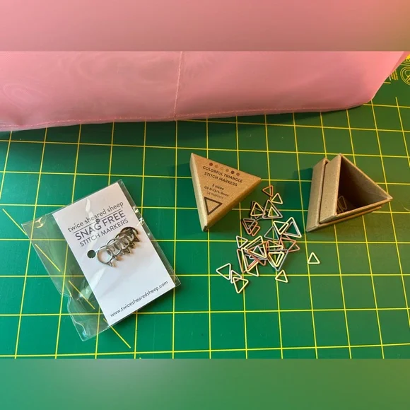 YARN DESTASH / Della Q Pink Bundle - Picture 4 of 8